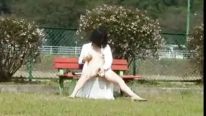 Velike sise koje se thai street porno igraju s čovjekom