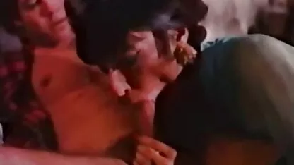 Lokalni nimfo želi thai model porno penis