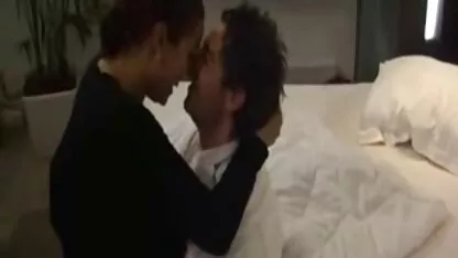 Iznenađujuće thai porno hd velike sise djevojke špijuniraju u promjeni RO