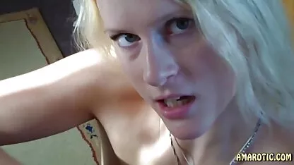 Seksi tailland porno baba Nika gubi gaćice i obožava ih