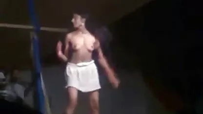 Prsata tinejdžerka s body dildom porn thai mature