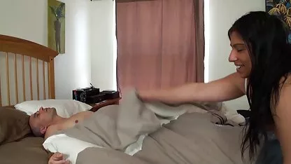 Victoria daje thai hamster porn jebanje u mraku