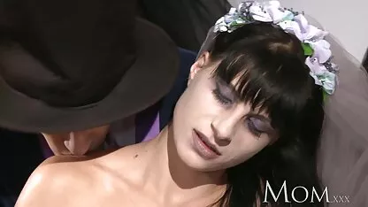 Sestra posjećuje Julia tai girl porno Ann na usmenom ispitu!