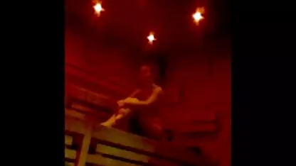 Serahova tai girl porno penetracija divovskog dildoa