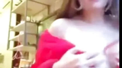 Oženjen je ostavio amatersku palicu ruku u guzicu thai hard anal porn