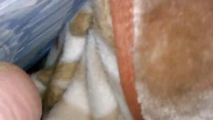 Prsata zalivena šumom small thai porn i prst