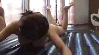 Seksi zrela sweet thai porn lezbijka zavodi prilično mlade crne žene