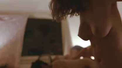 Igračke igraju tamnokosu thaisexporno Betty